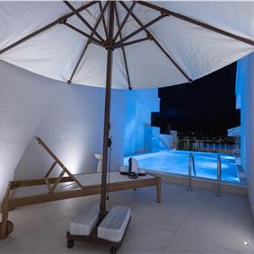 Selection of 5 bedroom seafront villas with pool on Ciovo near Trogir, sleeps 10